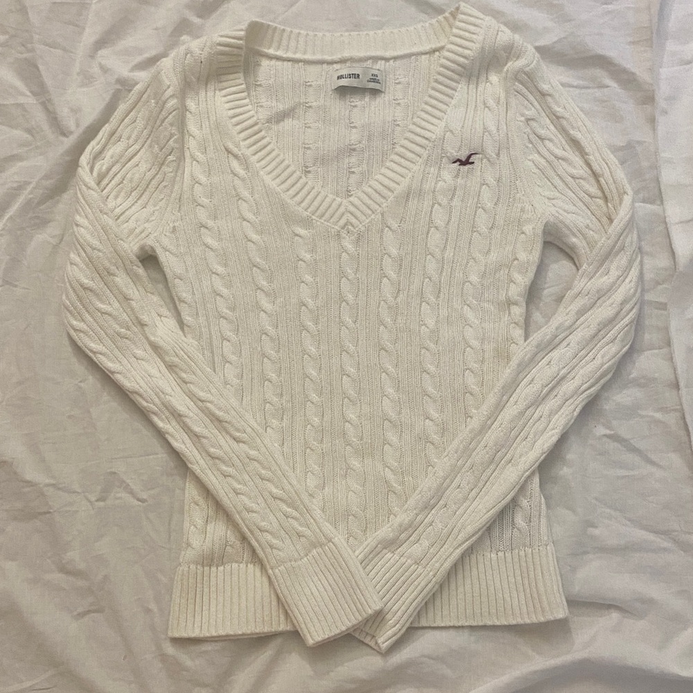 Hollister White Cable Knit V-Neck Sweater with Embroidered Logo